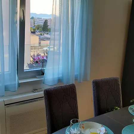 Sunlight - Free Parking & Balcony Apartament *
